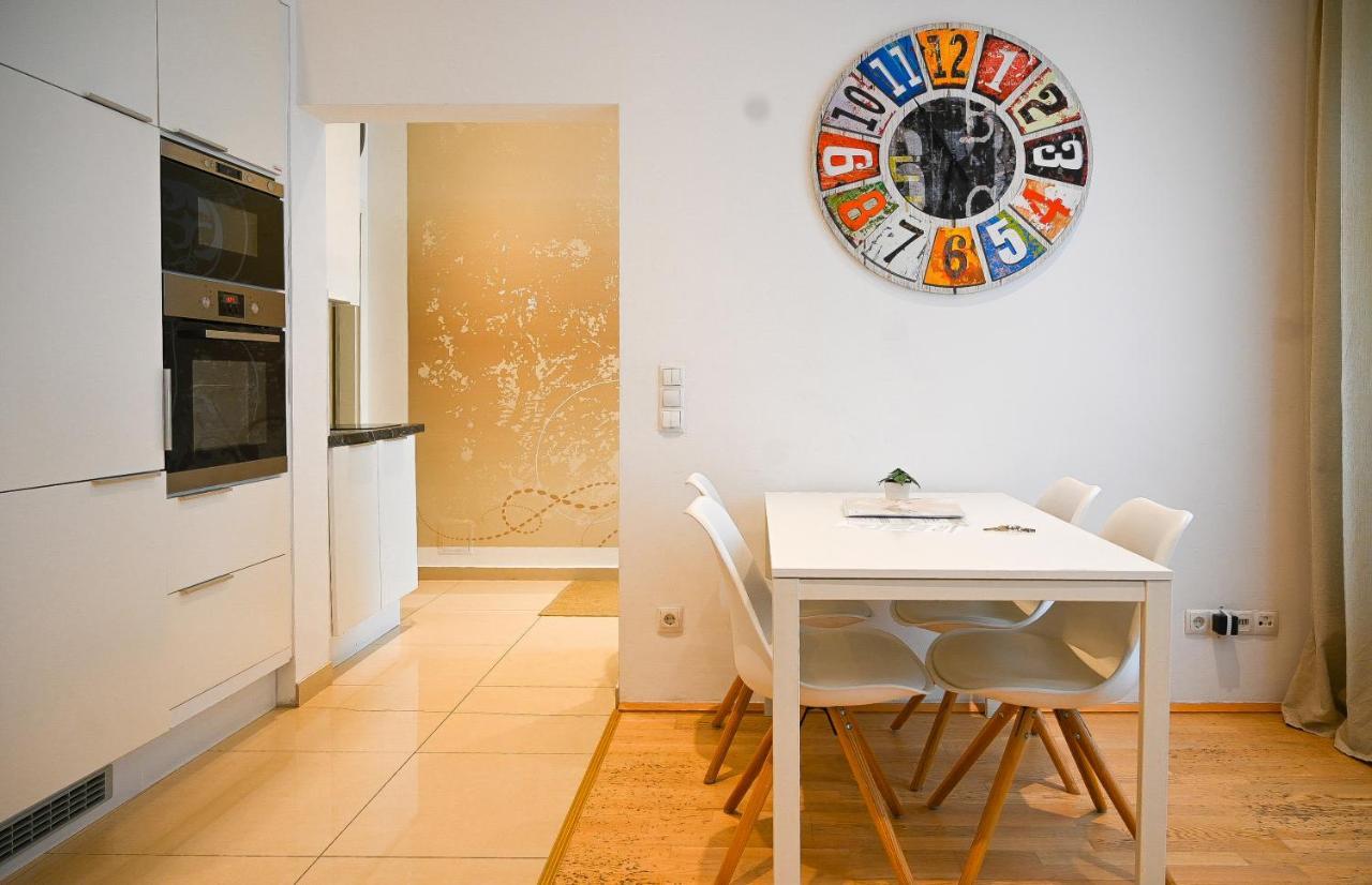 Bright Apartment Mariahilf Wien Exteriör bild